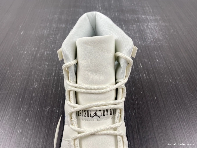 Neapolitan AR0715-101 WMNS Jordan Air 11 0802